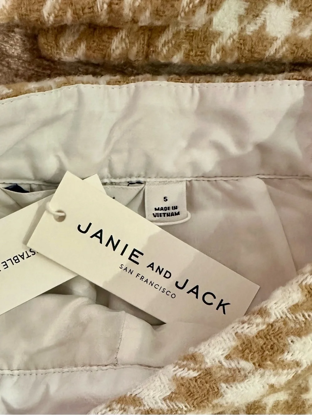 Janie & Jack NWT Houndstooth Knit Jacket and matching Shorts in Beige and White.